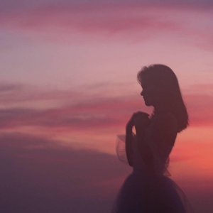 同桌被我调成母狗
